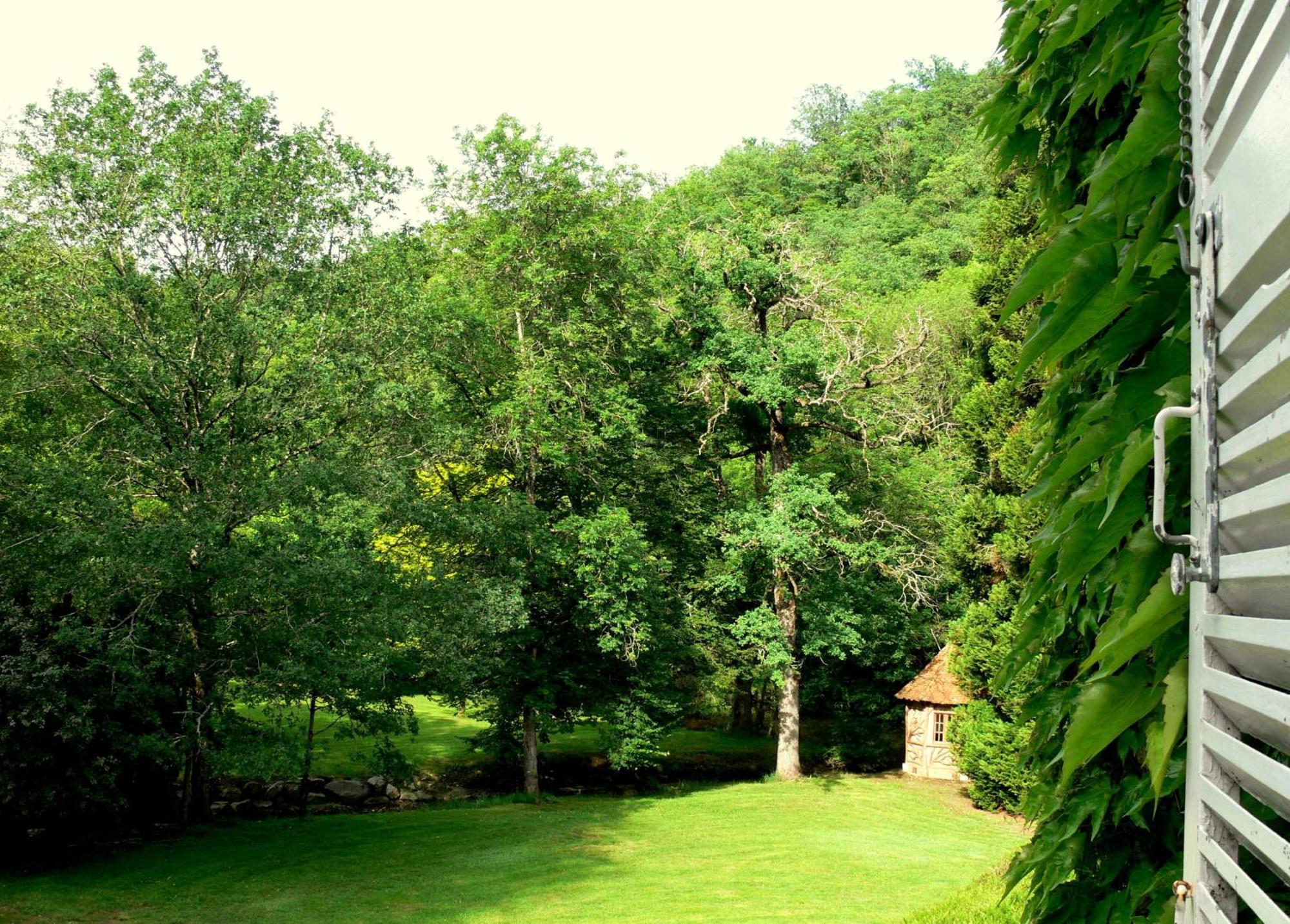 Domaine De La Brugere Bed & Breakfast Nantheuil Exterior photo