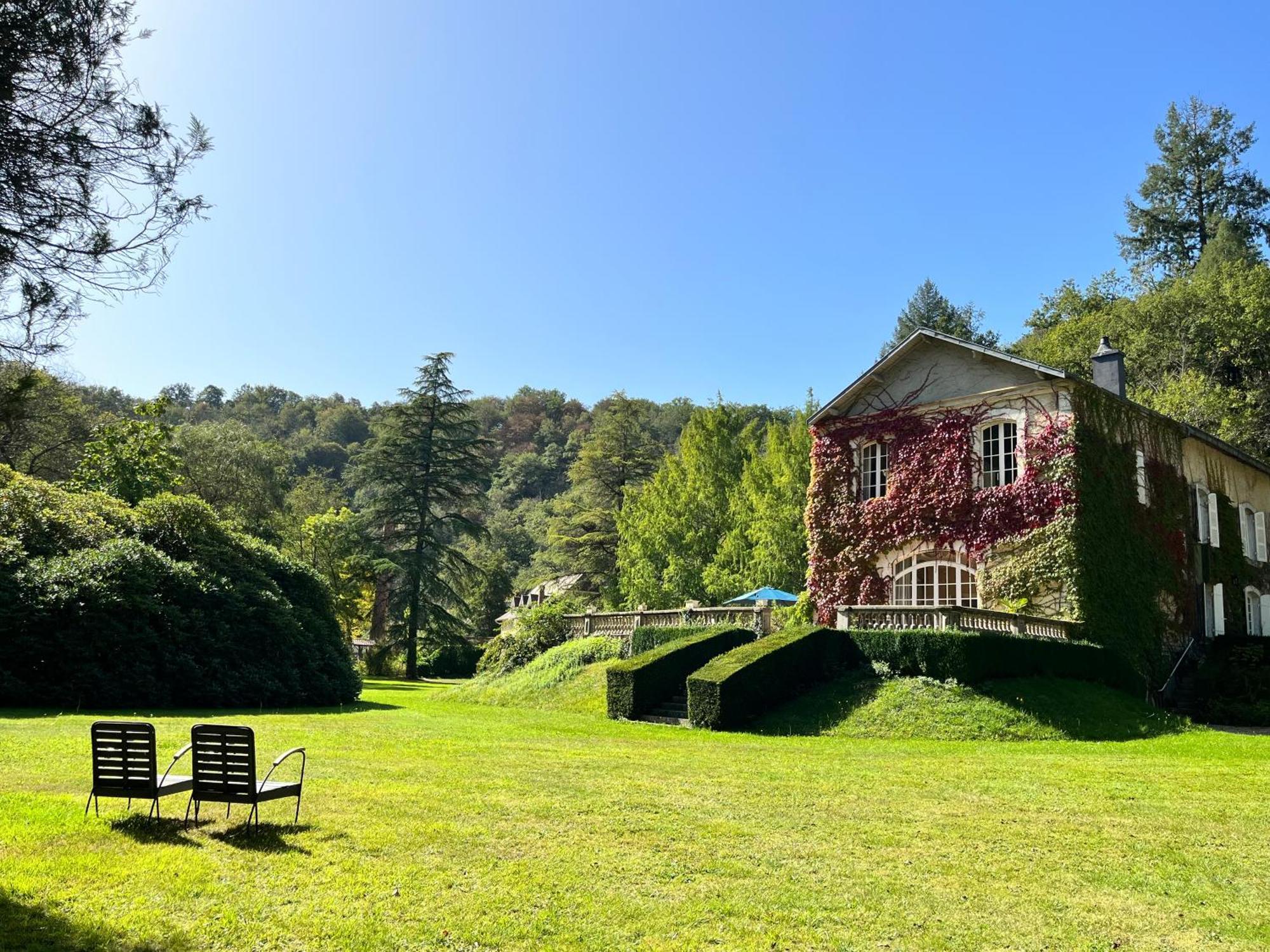 Domaine De La Brugere Bed & Breakfast Nantheuil Exterior photo