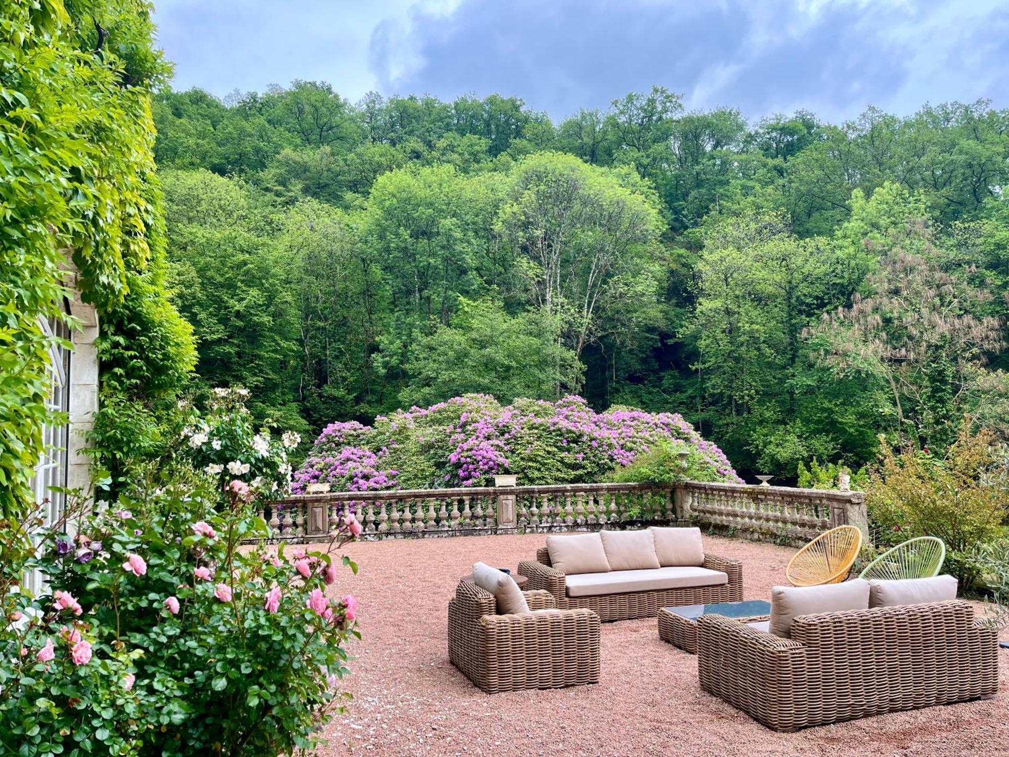 Domaine De La Brugere Bed & Breakfast Nantheuil Exterior photo
