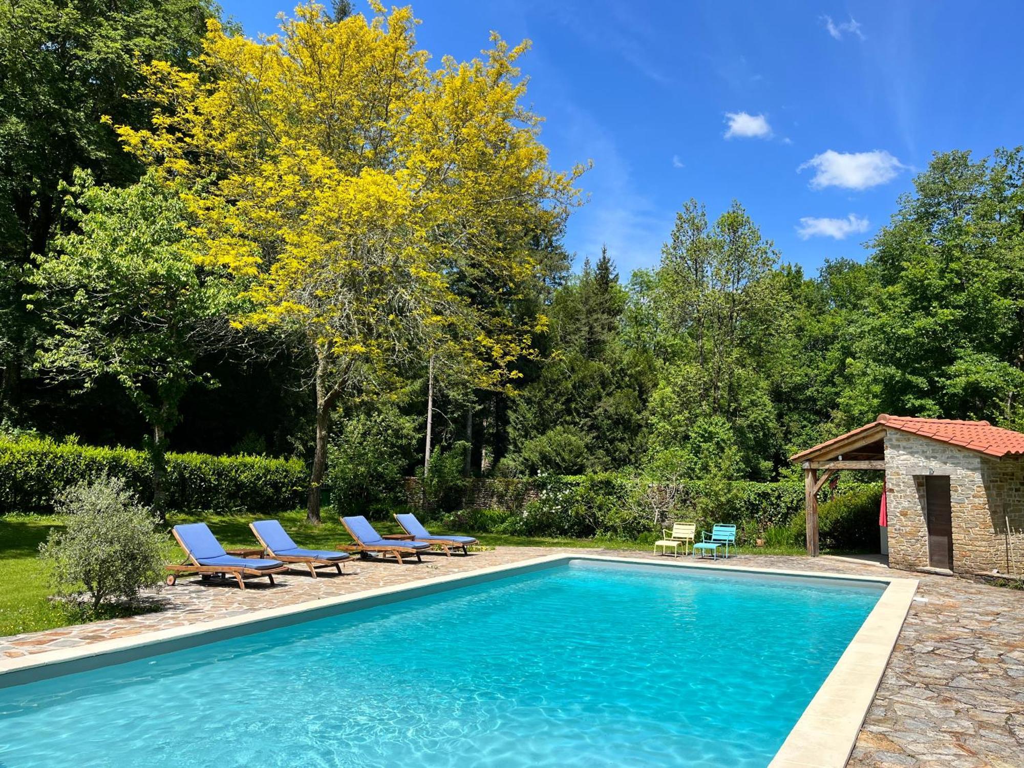 Domaine De La Brugere Bed & Breakfast Nantheuil Exterior photo
