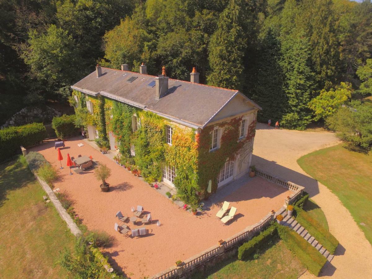 Domaine De La Brugere Bed & Breakfast Nantheuil Exterior photo